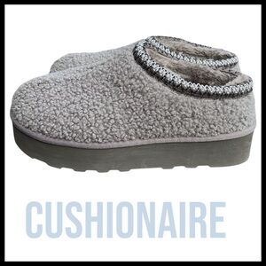 NWOT Cushionaire Grey Platform Sherpa Mules Slides Slippers (9)